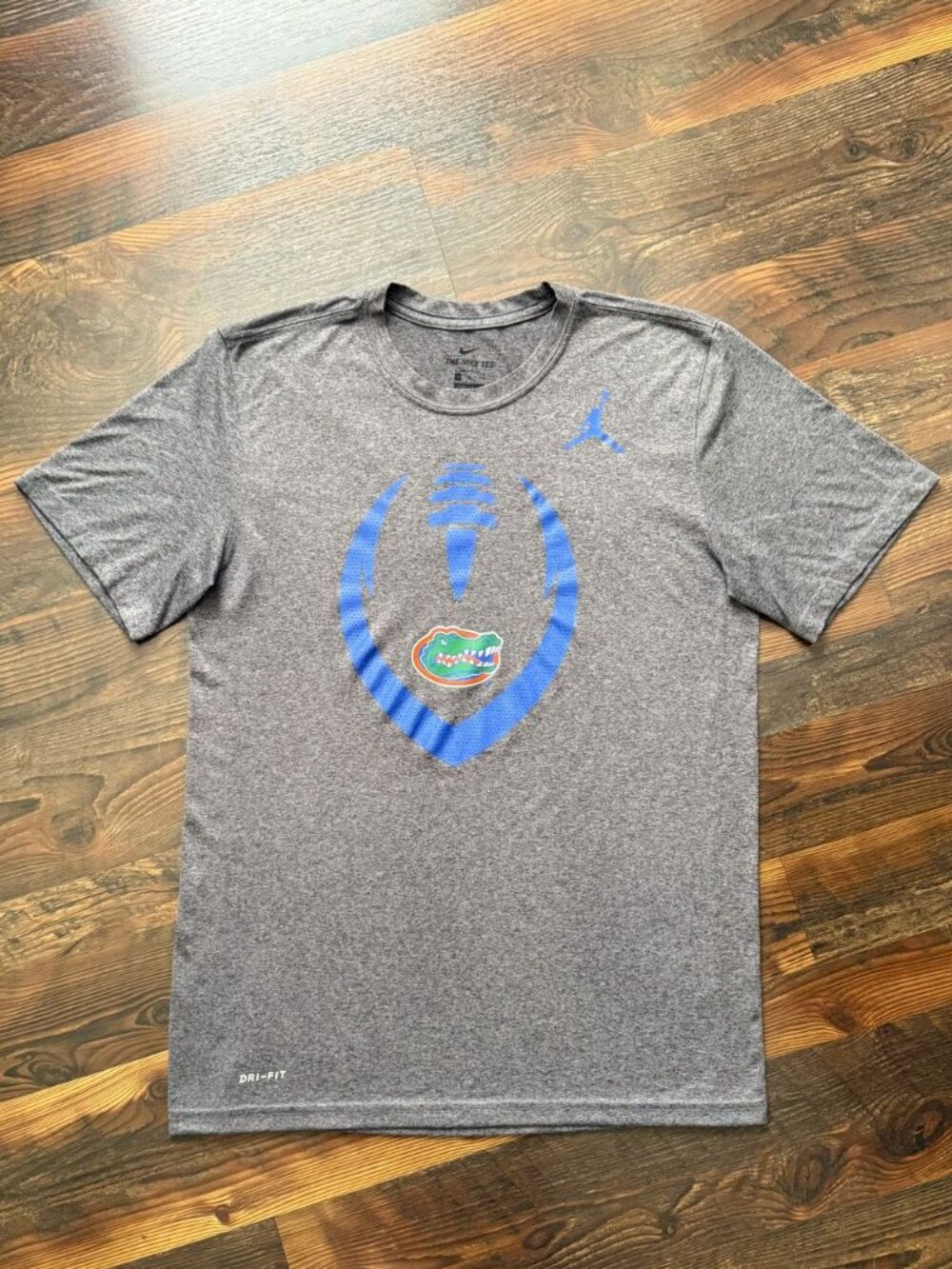 *** SOLD *** Nike x Jordan On-Field Florida Gators Legend Football Icon T-Shirt - Picture 1 of 7